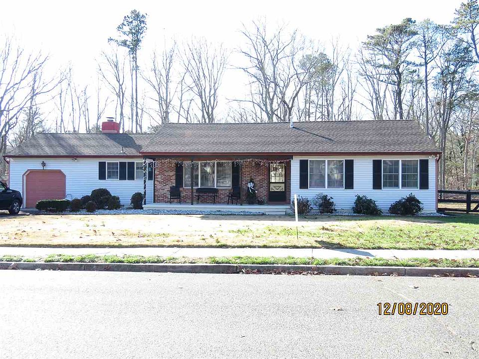 1st image of 6 Timber Dr W