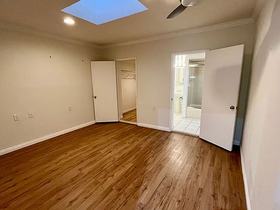5th image of 3676 Bayside Walk #B