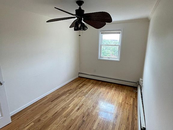3rd image of 563 Soundview Ave Floor 3
