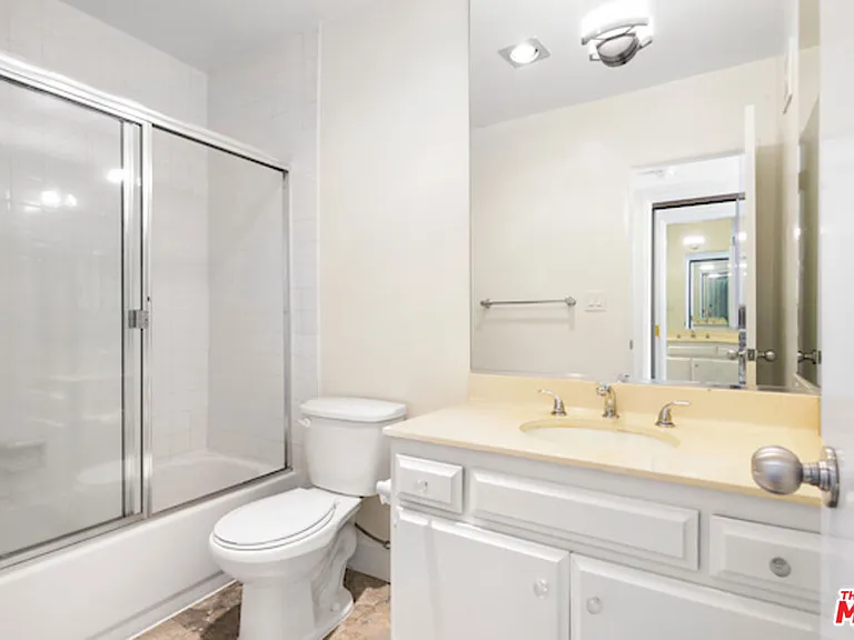 11706 Montana Ave #104 — Photo 22