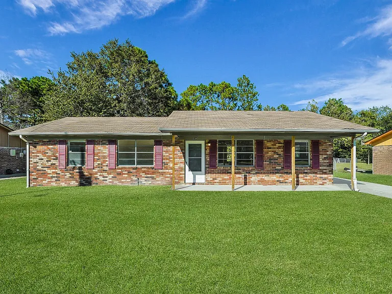 234 Deerwood Dr — Photo 1