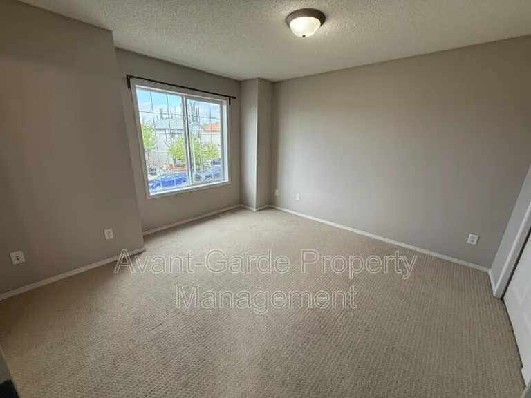 57 Vaughn Ave — Photo 9