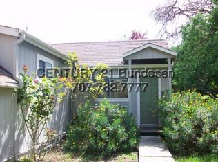 407 Eastman Ln APT 3, Petaluma, CA 94952
