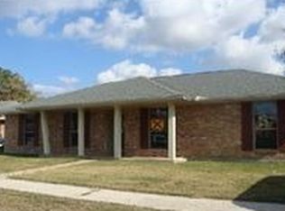 3221 Rosetta Dr, Chalmette, LA 70043