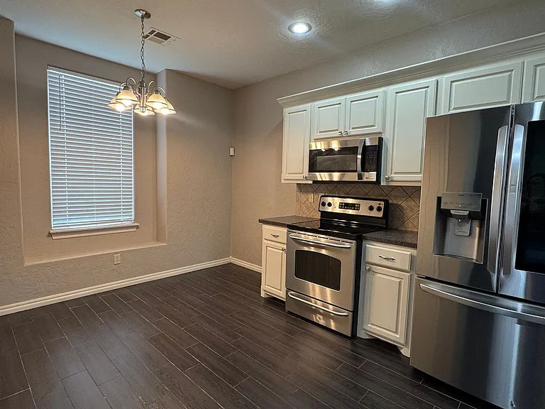 4413 NW Wolf Rd — Photo 6