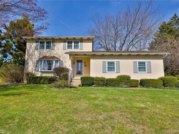 444 Gail Dr, Nazareth, PA 18064