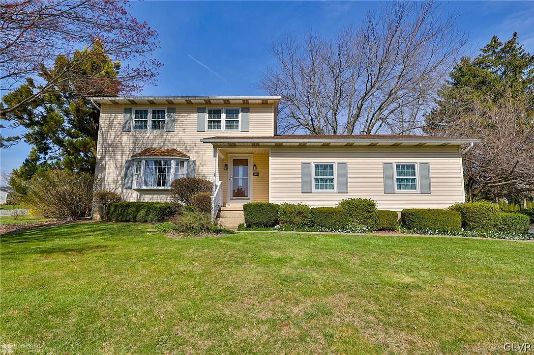 444 Gail Dr photo 1