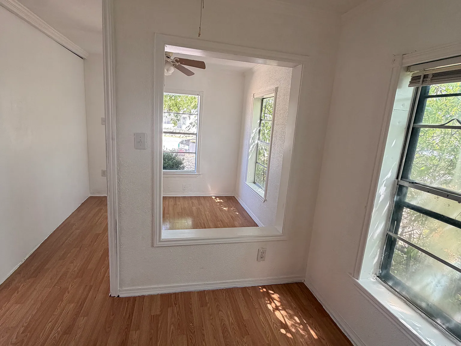 1 bed, 384 sqft, $995 — Photo 4