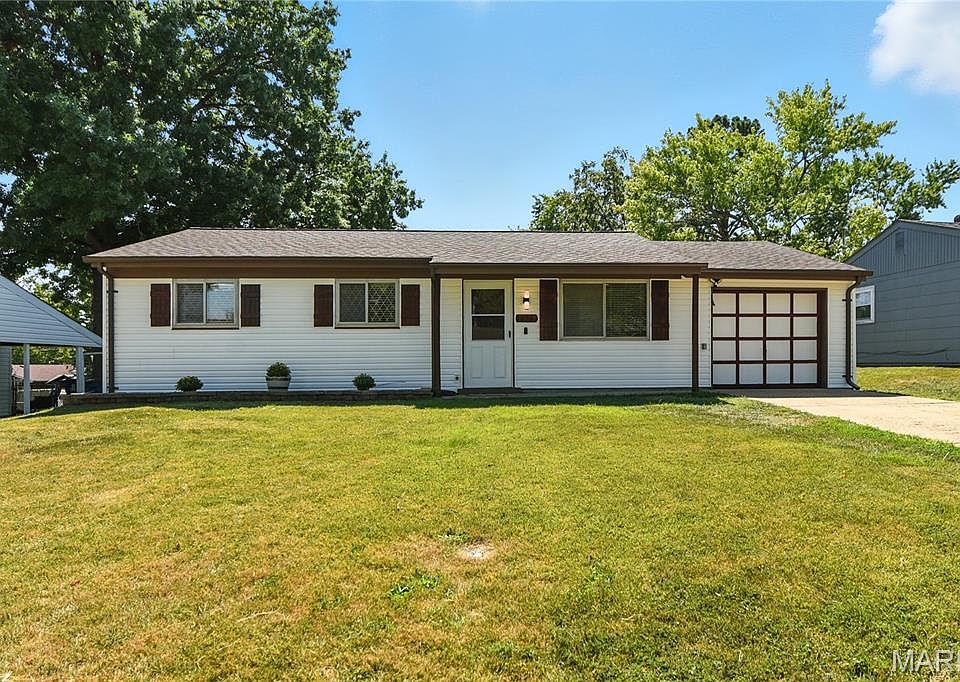 1st image of 858 Weedel Dr