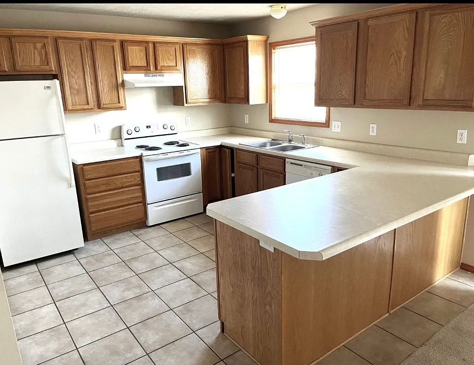 Building Photo - 463 Hill Billy Ln
