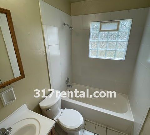 4th image of 3381 N Payton Ave