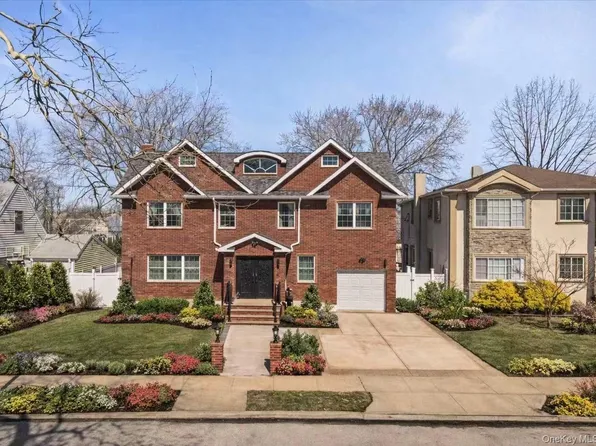 642 Lenore Lane, Elmont, NY 11003