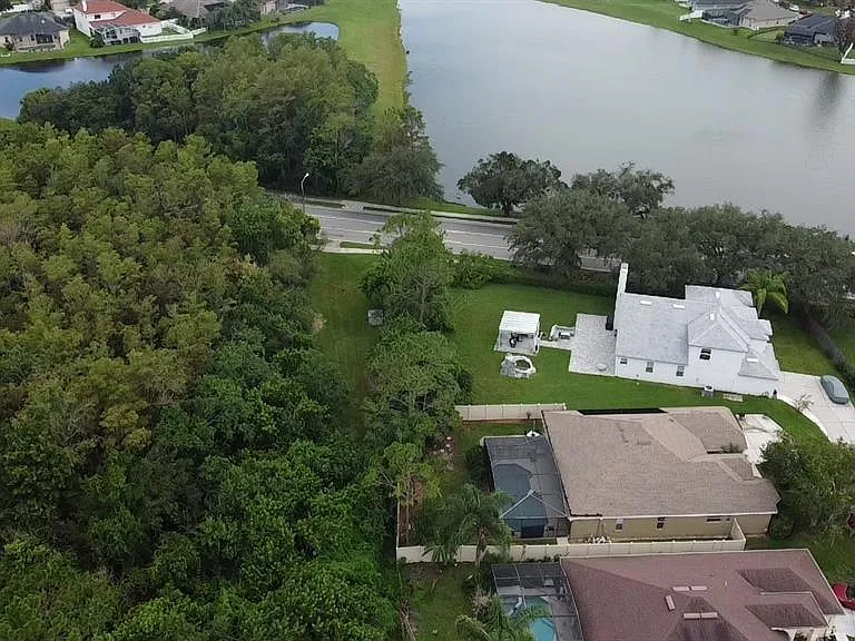 929 Rosinia Ct — Photo 4