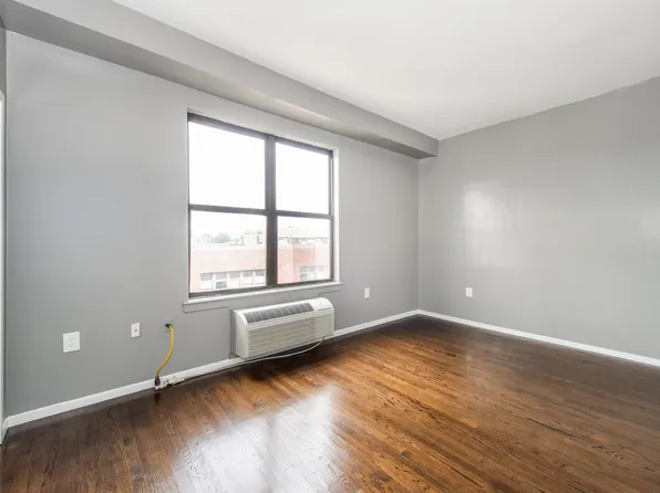 44 Sherman Avenue image 7 of 21