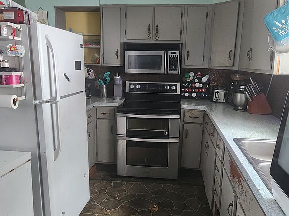 5th image of 90 Brook Street