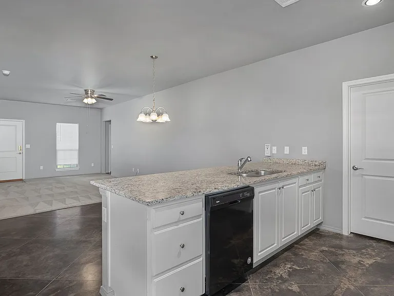 5004 Hawken St — Photo 11