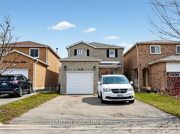 1529 Beechlawn Dr, Pickering, ON L1V 6E8
