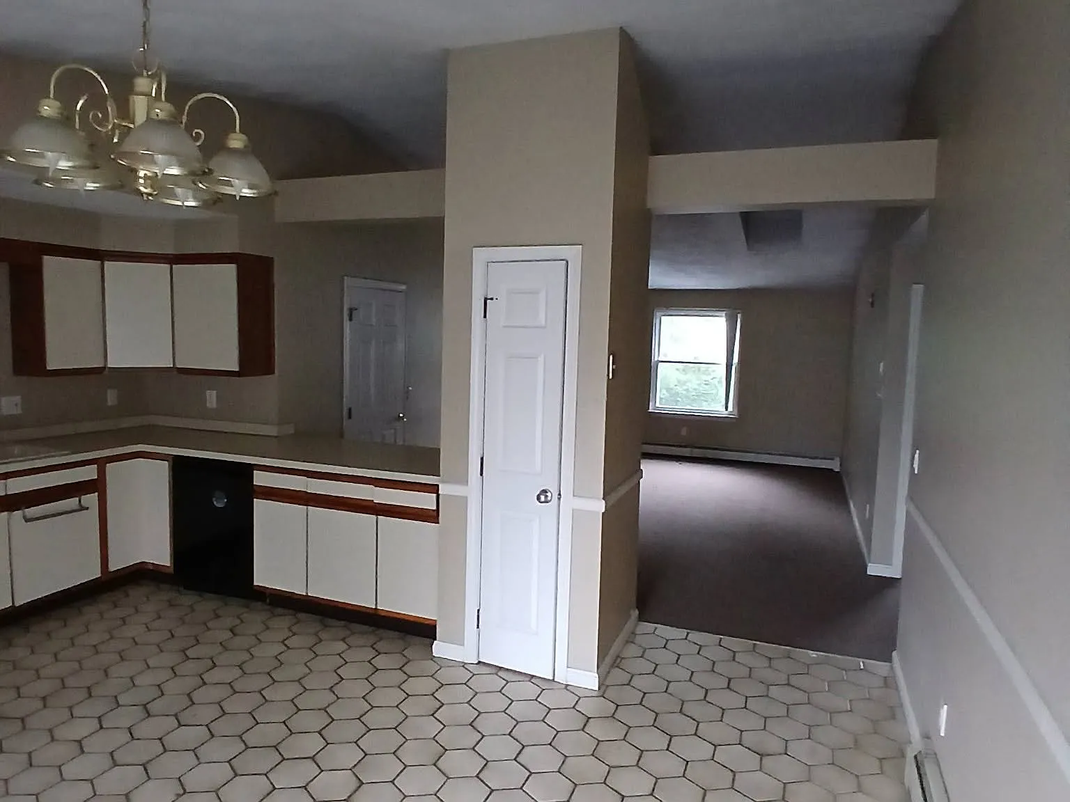2 bed, 1000 sqft, $1,800 — Photo 3