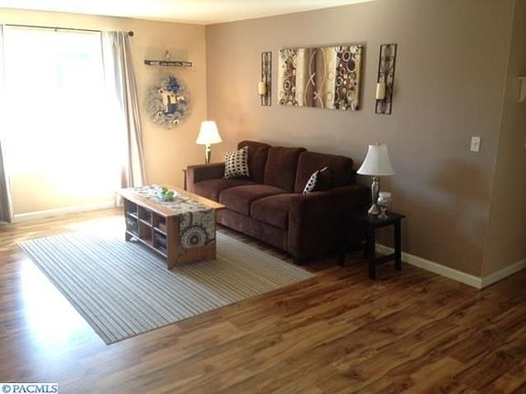 3rd image of 6008 Fenway Dr