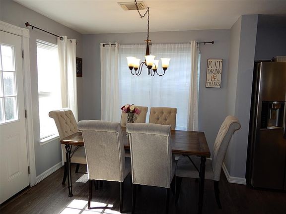 5th image of 10023 Victoria Chase Ln