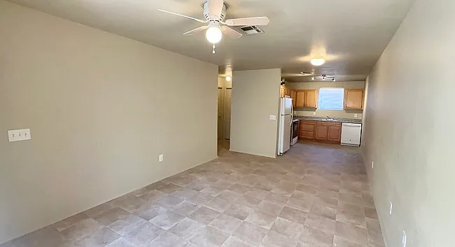 486 S 15th Ave #B — Photo 3