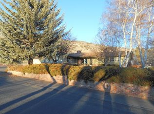 1107 Carlson Dr, Klamath Falls, OR 97603