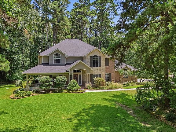 2nd image of 8766 Skyline Ln