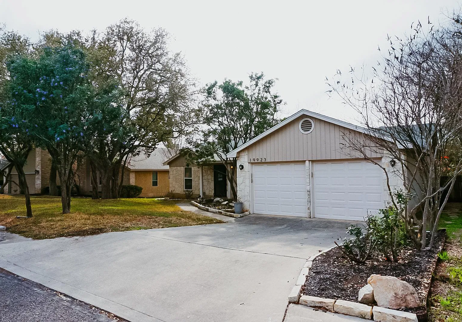 3 bed, 1608 sqft, $2,200 — Photo 2