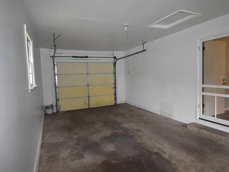 433 Anniston Dr — Photo 4