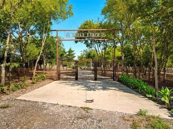 1431 Fm 85, Ennis, TX 75119