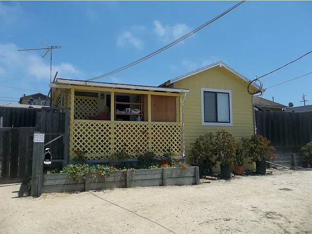 1718 Hilton St photo 1