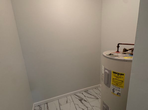 106 Hillhouse Rd #108