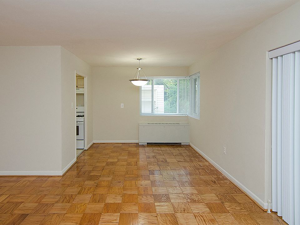 One-bedroom living and dining