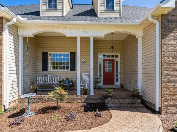 324 Whiteplains Pl, Gilbert, SC 29054