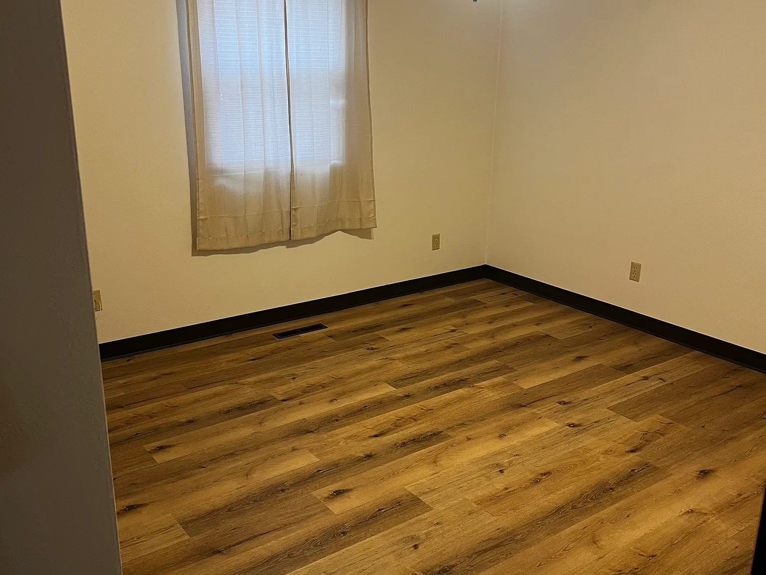 2 bed, 1000 sqft, $1,000 — Photo 3