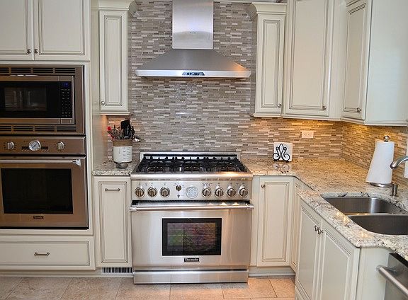 4th image of 15514 Twin Lakes Dr