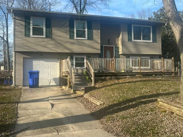 627 University Dr, Waldorf, MD 20602