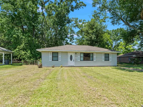 1477 Nichols St, Baker, LA 70714
