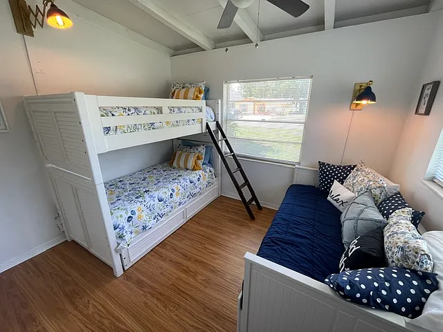4409 W Prescott St — Photo 8