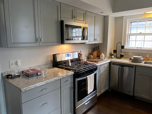 5th image of 1404 W North St