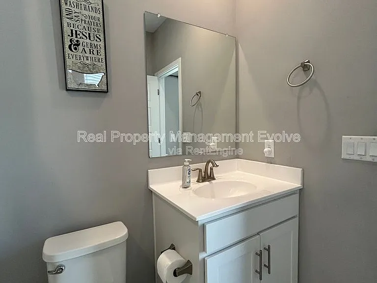 2244 W Laurie Ln — Photo 8