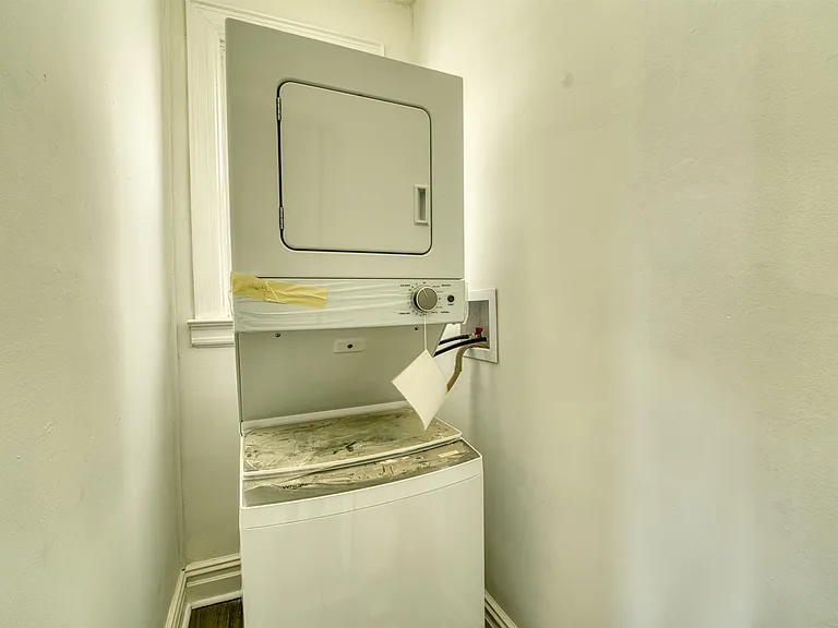175 Zabriskie St #1 — Photo 12