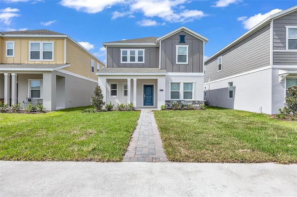 3 bed, 2.5 bath, 2052 sqft, $2,595 — Photo 1
