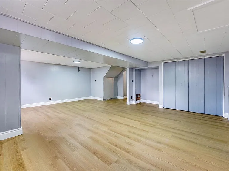 890 Hollands Ave — Photo 35