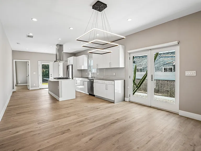 7007 Arlington Ave — Photo 4