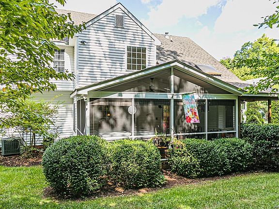 3rd image of 10265 Brickerton Dr
