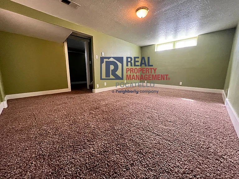 578 Filmore Ave — Photo 14