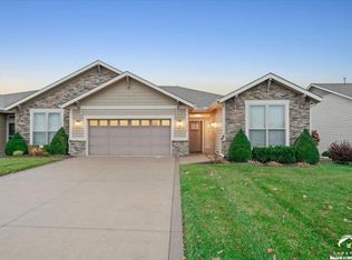 5614 Chimney Rocks Cir, Lawrence, KS 66049