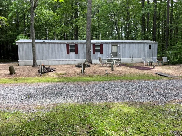 111 Idlewood Dr, Hague, VA 22469