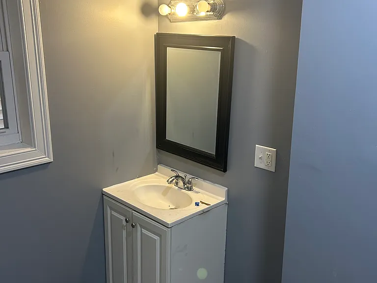 484 Avon Ave #1 — Photo 1